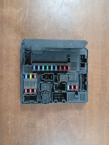 NISSAN 284B7JD000 Caja de fusibles  comprar en Albacete