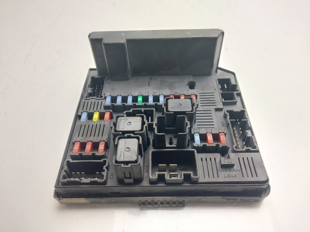 284B7JD000 NISSAN Caja de fusibles  comprar en Jaén