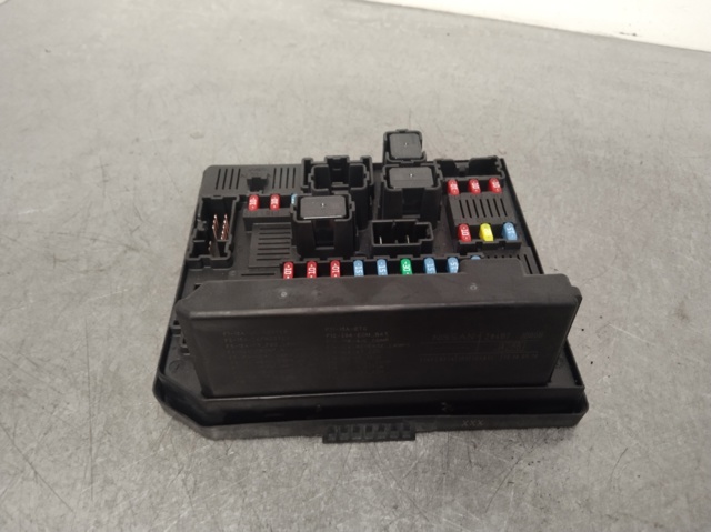 NISSAN 284B7JD00B Caja de fusibles  comprar en Ponferrada
