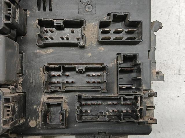 Caja fusibles Nissan Terrano II desde 119,06 €
