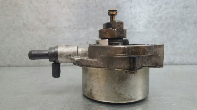 288102A100 HYUNDAI Bomba de vacío  comprar en Jaén