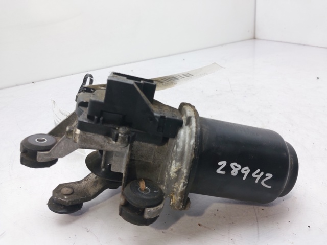 Motor del limpiaparabrisas Nissan Patrol  (Y61)