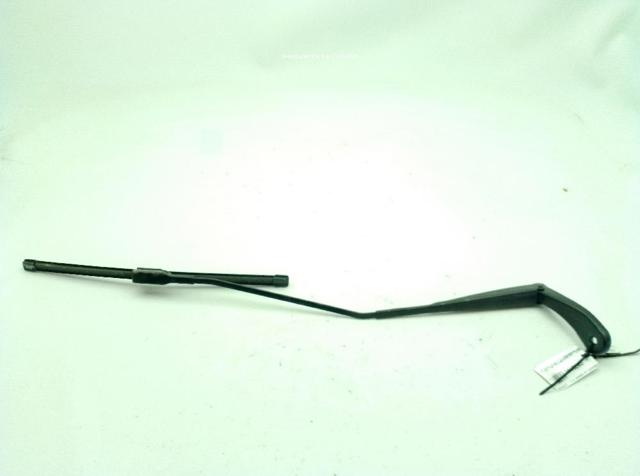 Brazo del limpiaparabrisas lavado de parabrisas Dacia Sandero III (2021-2026)