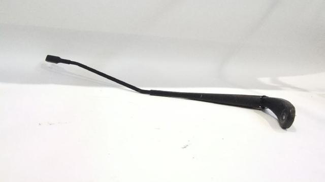 Brazo del limpiaparabrisas, delantero Dacia Sandero III ()