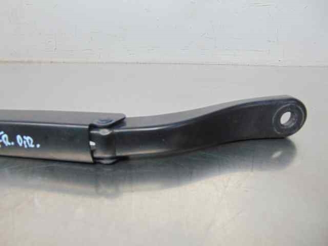 288860005R Brazo del limpiaparabrisas  disponible Utrera