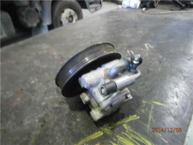 2E0422155C Bomba de dirección asistida  disponible Burgos
