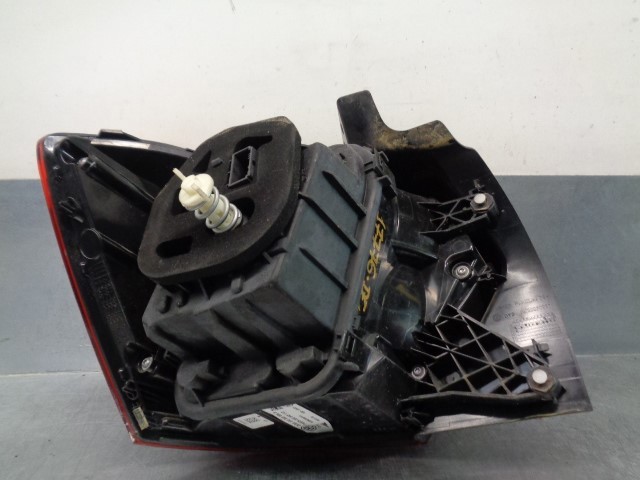 2G0945096B VAG Piloto trasero derecho  disponible Vigo