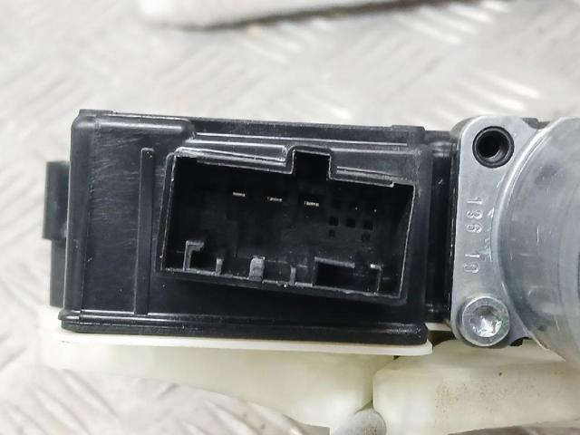 VAG 2G6839462C Mecanismo de elevalunas de la puerta trasera derecha  en stock Valencia