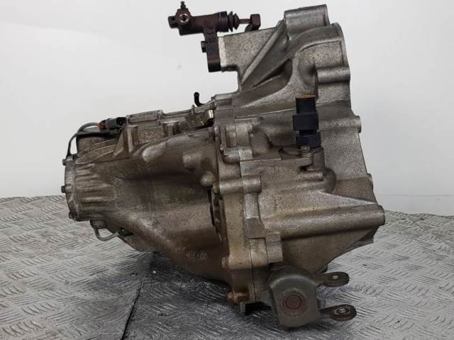 2J6 NISSAN Caja de cambios manual completa  comprar en Lleida