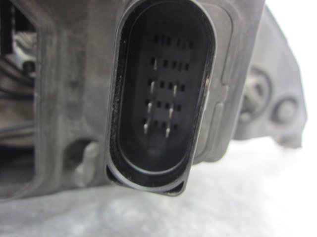 2M5113W030 Faro izquierdo  en stock Castellón