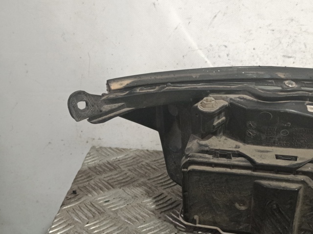 FORD 2M5113W030BE Faro izquierdo  en stock Terrassa