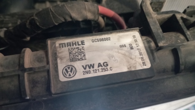 VAG 2N0121212B Radiador adicional de refrigeración del motor  disponible Valladolid