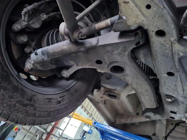 Brazo inferior derecho de la suspensión delantera 2N0407152M VAG