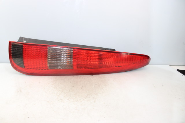 2N1113A602B FORD Piloto trasero derecho  en stock Gandía