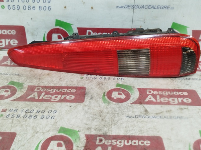 FORD 2N1113A602B Piloto trasero derecho  disponible España