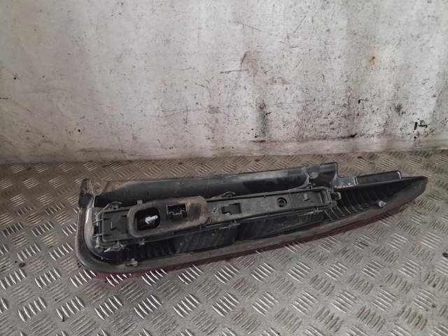 FORD 2N1113A603B Piloto trasero izquierdo  en stock Terrassa