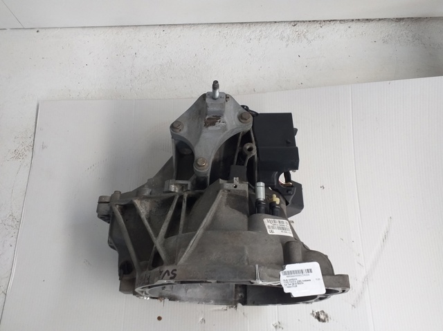 2N1R7002CA FORD Caja de cambios manual completa  disponible Vigo