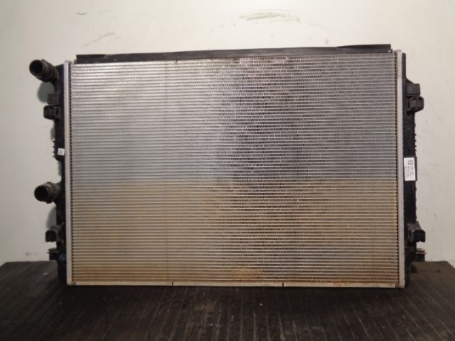 VAG 2Q0121253M Radiador de refrigeración del motor  comprar en Ponferrada