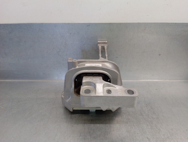 2Q0199262BK Soporte de motor derecho  comprar en Pontevedra