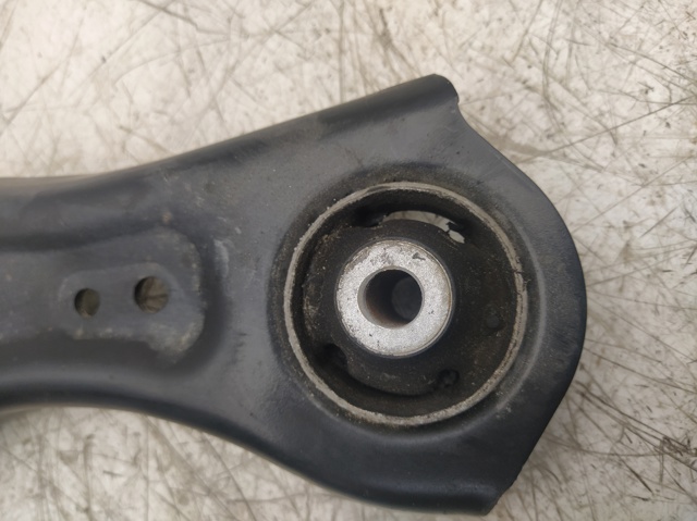 VAG 2Q0407151D Brazo inferior izquierdo de la suspensión delantera comprar Barcelona