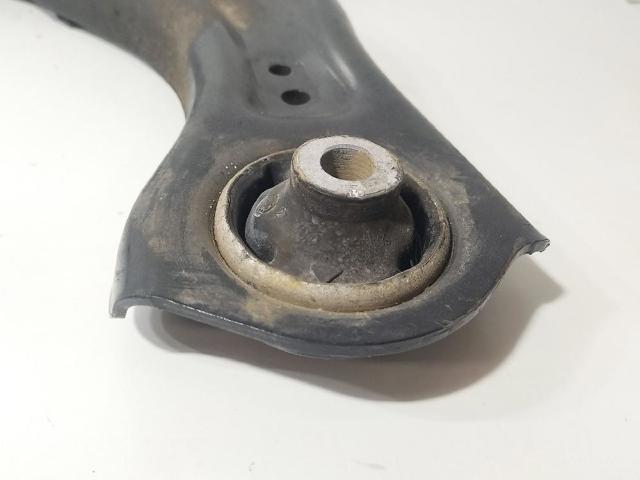 VAG 2Q0407151D Brazo inferior izquierdo de la suspensión delantera  disponible Valladolid