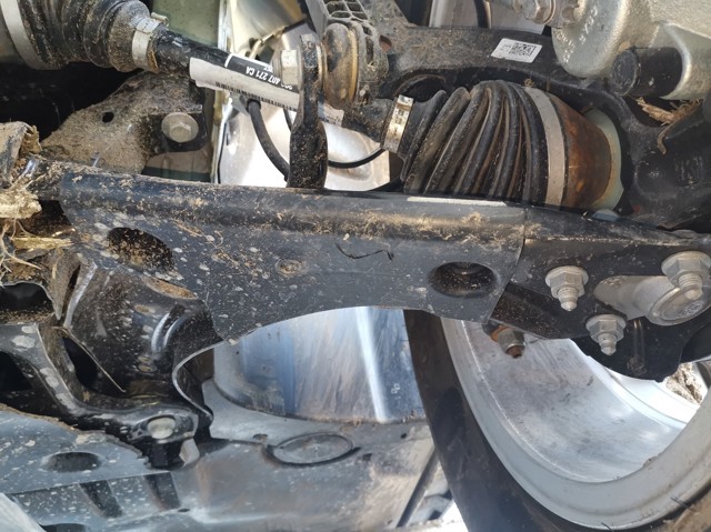 VAG 2Q0407151D Brazo inferior izquierdo de la suspensión delantera  disponible Valladolid