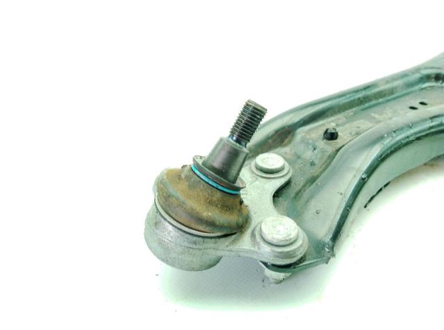2Q0407151E Brazo inferior izquierdo de la suspensión delantera  disponible Málaga