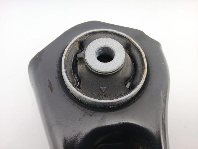 VAG 2Q0407151E Brazo inferior izquierdo de la suspensión delantera  en stock Terrassa