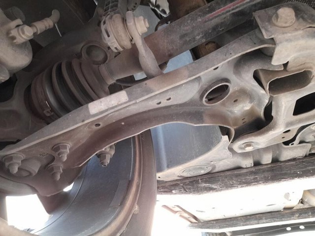 2Q0407152D Brazo inferior derecho de la suspensión delantera  comprar en Reus