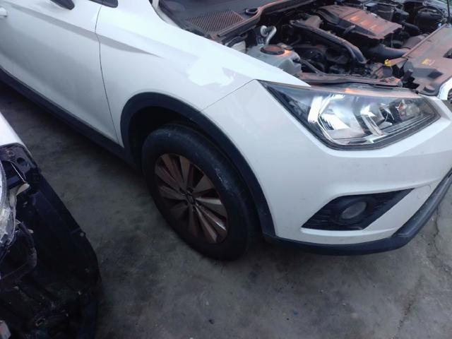 VAG 2Q0407152D Brazo inferior derecho de la suspensión delantera  disponible Valladolid