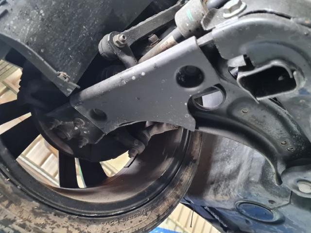 2Q0407152D VAG Brazo inferior derecho de la suspensión delantera  en stock Huelva