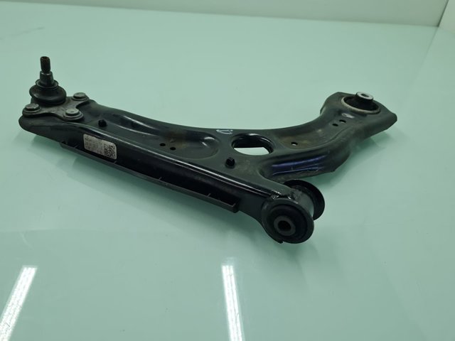 2Q0407152D VAG Brazo inferior derecho de la suspensión delantera  en stock Gandía