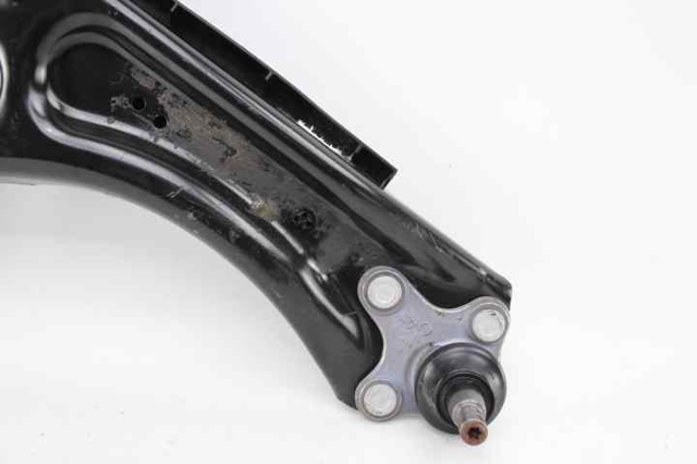 2Q0407152E VAG Brazo inferior derecho de la suspensión delantera  en stock Huelva