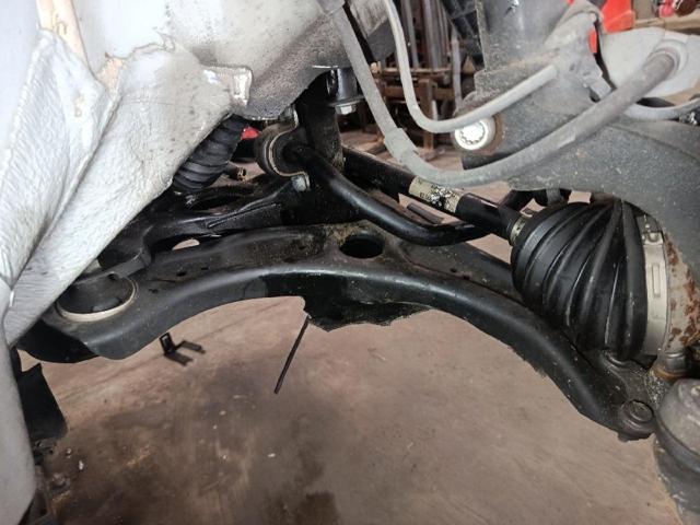 Brazo inferior izquierdo de la suspensión delantera 2Q0498151 VAG