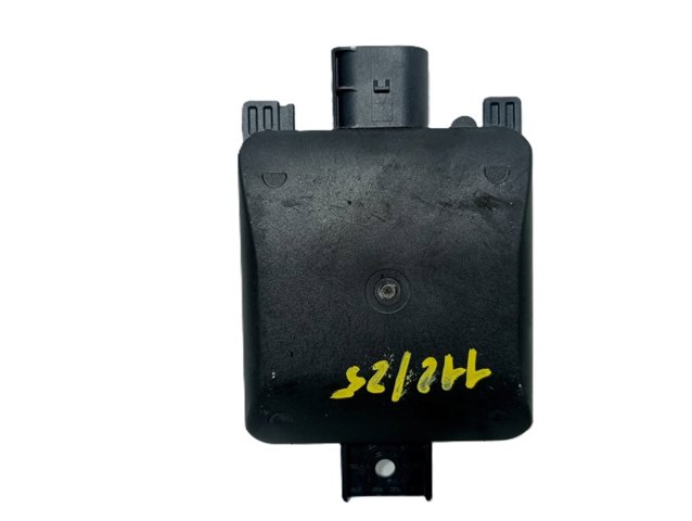 2Q0907686B Sensor de ángulo muerto trasero  disponible Utrera