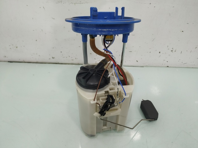 2Q0919051F Módulo de bomba de combustible con sensor de nivel de combustible  disponible Málaga