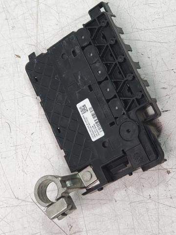 2Q0937548D Caja de fusibles  en stock Granada