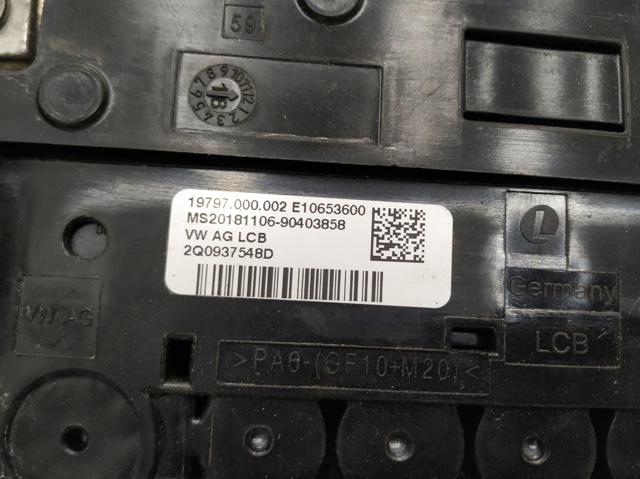 VAG 2Q0937548D Caja de fusibles  en stock Terrassa