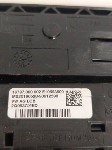 2Q0937548D Caja de fusibles  en stock Castellón