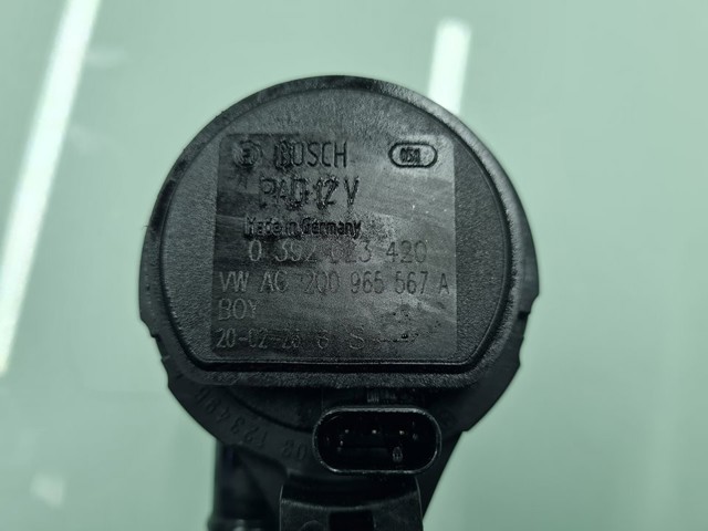 2Q0965567A Bomba de agua eléctrica auxiliar  en stock Granada