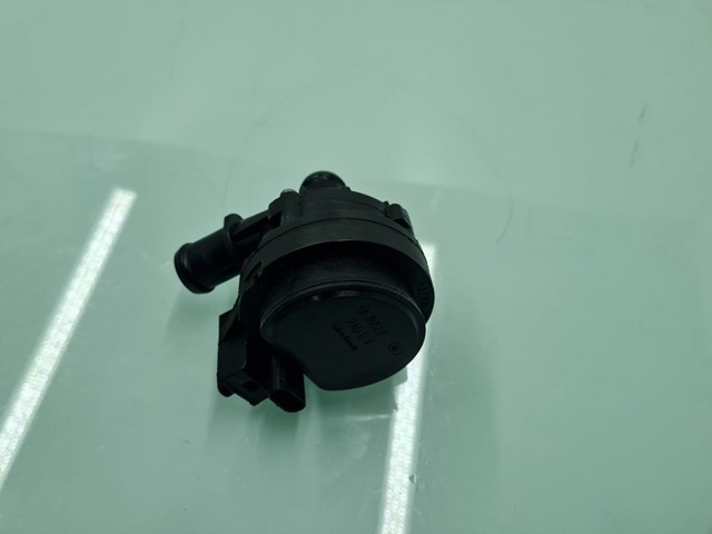 2Q0965567A Bomba de agua eléctrica auxiliar  disponible Utrera