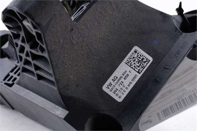 2Q1721058F Pedal de freno  en stock Castellón