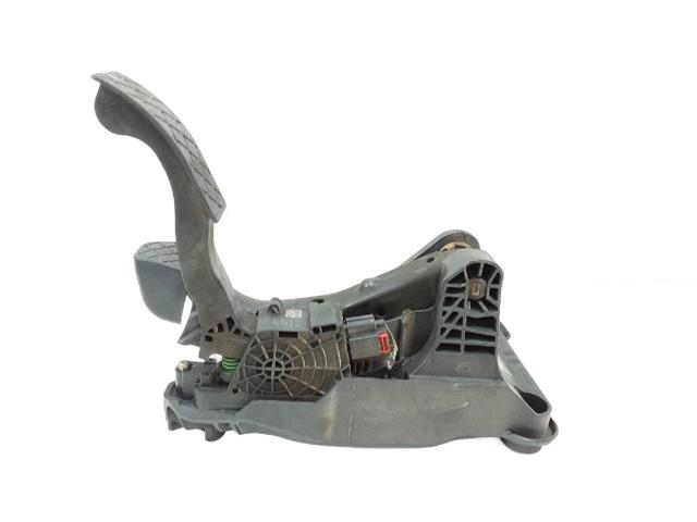 2Q1721058F Pedal de freno  disponible Utrera