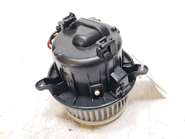 2Q1819021 Motor del ventilador del calefactor  disponible Málaga