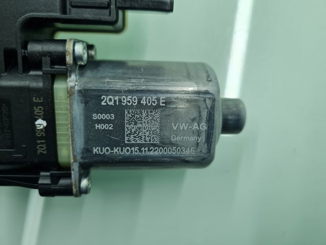 2Q1959405E VAG