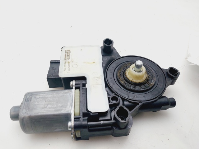 2Q1959881 Motor del elevalunas de la puerta delantera izquierda  disponible Utrera