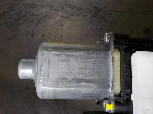 VAG 2Q1959882 Motor del elevalunas de la puerta delantera derecha  en stock Terrassa