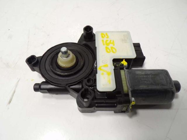 2Q1959882 Motor del elevalunas de la puerta delantera derecha  disponible Utrera
