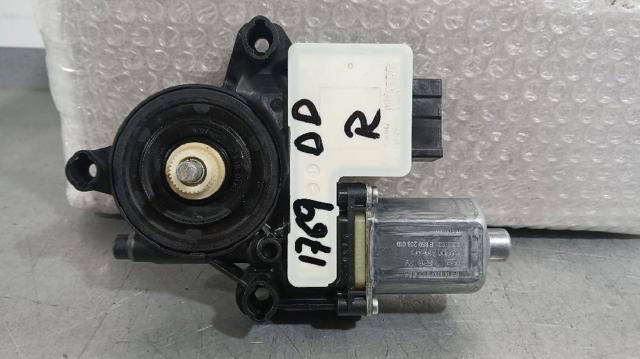 2Q1959882 VAG