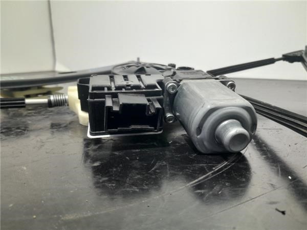 2Q1959882 Motor del elevalunas de la puerta delantera derecha  en stock Castellón